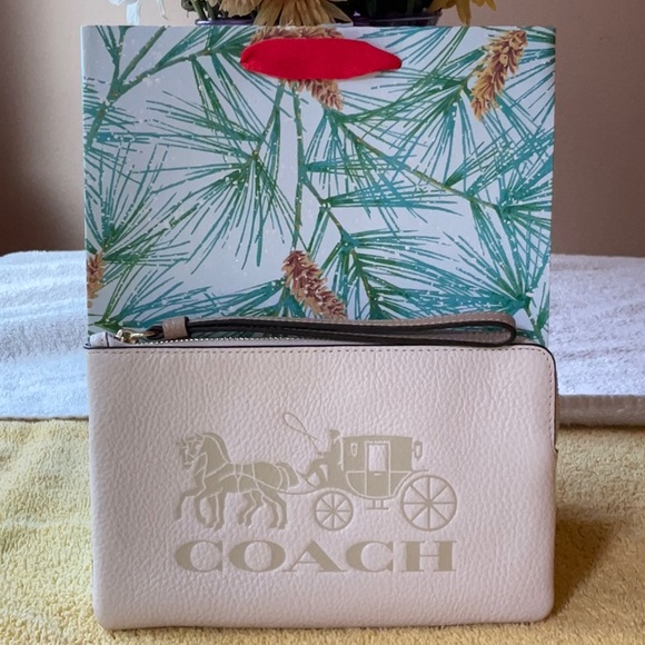🐴 COACH LARGE CORNER WRISTLET WITH HORSE AND CARRIAGE 🐴 - Picture 8 of 16